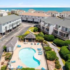 3 Bedroom. Ocean views. Pool