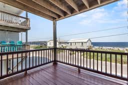 Ocean Views 3BR | Walk to Pier Dining & Drinks